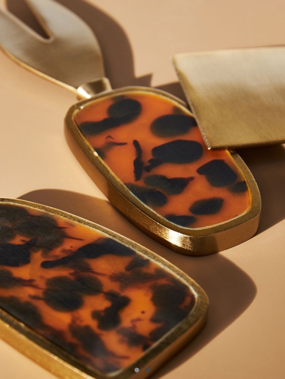 🟤⚫️ Anthropologie Tortoiseshell Resin and Gold Cheese Serving Set of 3 ⚫️🟤